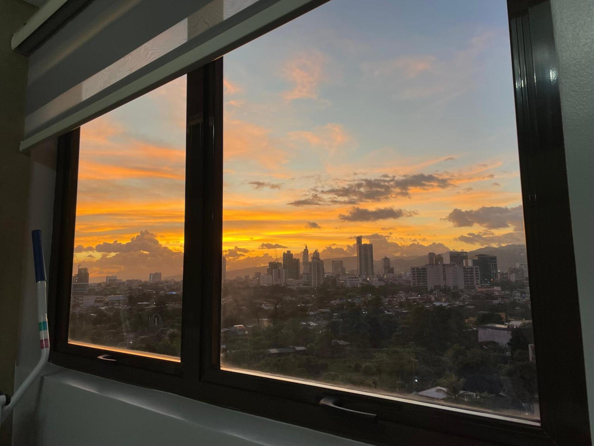 Jp Persimmon Staycation Aparthotel Cebu